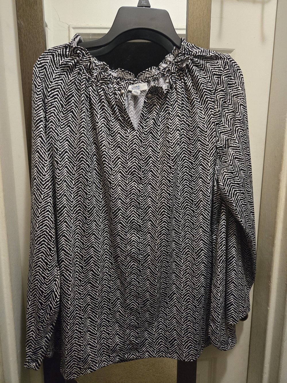 Croft & Barrow Black/White Chevron Or Polka Dot Print Long Sleeve Blouse